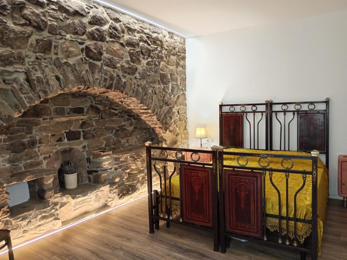 Il Glicine Bed and Breakfast Castelmezzano Buitenkant foto